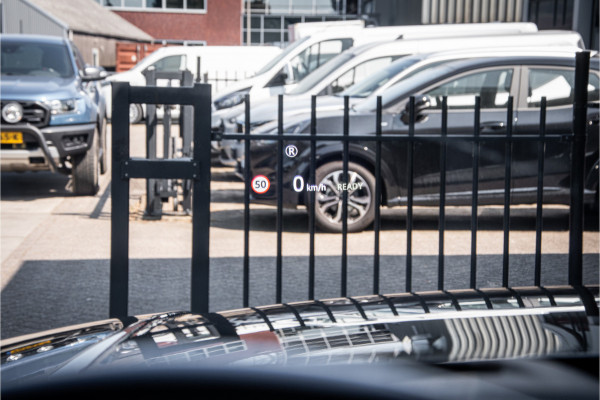 Land Rover Range Rover P440e HSE PHEV ** Panoramadak ** 23" Urban ** Black Pack