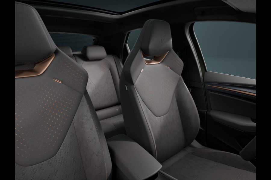 CUPRA Raval VZ 56 kWh 226PK | Panoramadak | Sennheiser Ambeo | Sperdifferentieel | DCC | Lederen Elektrisch Verstelbare Stoelen | 19 Inch LM | ACC | 360 Camera |