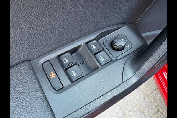 Seat Ibiza 95PK EcoTSI FR Business Intense Navigatie/Camera/Stoelverwarming/Full-LED