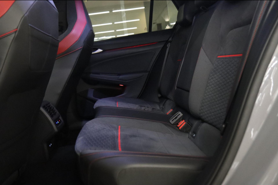 Volkswagen Golf 2.0 TSI GTI 45 JAHRE CLUBSPORT AKRA/PANO/CARPLAY/IQ/VOL