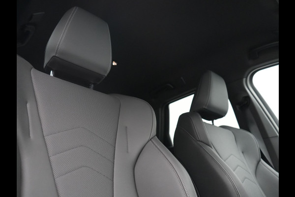 BMW iX1 xDrive30 X Line 67 kWh 313pk Dealer O.H. | Trekhaak Af Fabriek | Adaptive Cruise | Lederen Sportstoelen Massage & Verwarmd | Camera | Adaptief M-onderstel | Blis | Sfeerverlichting | Apple Carplay | Navigatie | DAB |