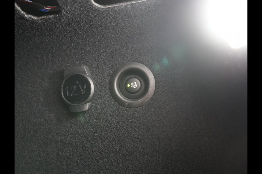 BMW iX1 xDrive30 X Line 67 kWh 313pk Dealer O.H. | Trekhaak Af Fabriek | Adaptive Cruise | Lederen Sportstoelen Massage & Verwarmd | Camera | Adaptief M-onderstel | Blis | Sfeerverlichting | Apple Carplay | Navigatie | DAB |