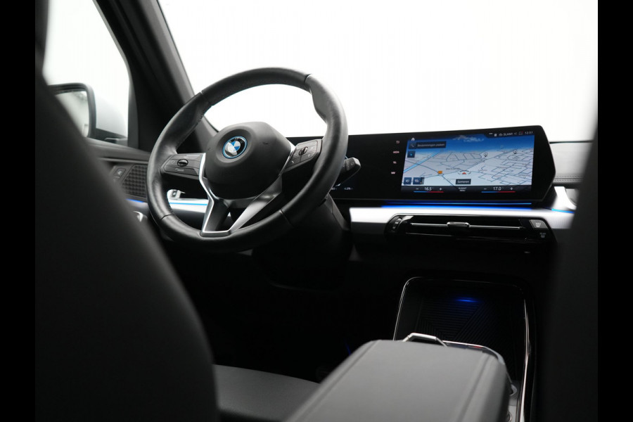 BMW iX1 xDrive30 X Line 67 kWh 313pk Dealer O.H. | Trekhaak Af Fabriek | Adaptive Cruise | Lederen Sportstoelen Massage & Verwarmd | Camera | Adaptief M-onderstel | Blis | Sfeerverlichting | Apple Carplay | Navigatie | DAB |