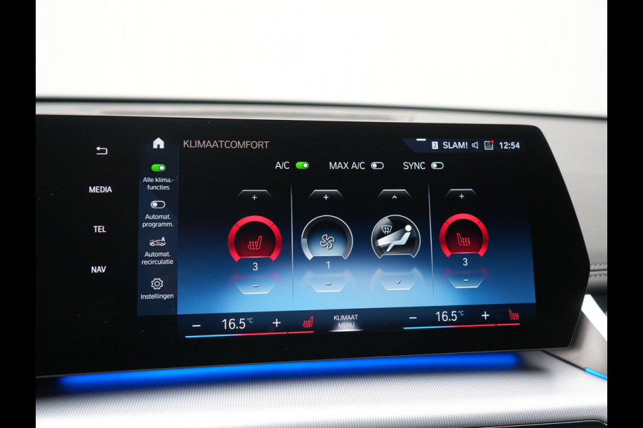 BMW iX1 xDrive30 X Line 67 kWh 313pk Dealer O.H. | Trekhaak Af Fabriek | Adaptive Cruise | Lederen Sportstoelen Massage & Verwarmd | Camera | Adaptief M-onderstel | Blis | Sfeerverlichting | Apple Carplay | Navigatie | DAB |