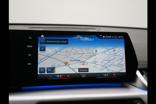 BMW iX1 xDrive30 X Line 67 kWh 313pk Dealer O.H. | Trekhaak Af Fabriek | Adaptive Cruise | Lederen Sportstoelen Massage & Verwarmd | Camera | Adaptief M-onderstel | Blis | Sfeerverlichting | Apple Carplay | Navigatie | DAB |