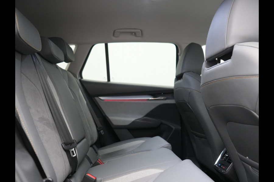Škoda ENYAQ iV 80 Business Edition Plus 204pk Dealer O.H. | Adaptive Cruise | Head Up | Camera | Alcantara Sportstoelen Memory & Verwarmd | Warmtepomp | Keyless | Blis | Crystal LED | Stuur Verwarmd | Sfeerverlichting | Apple Carplay | Navigatie |