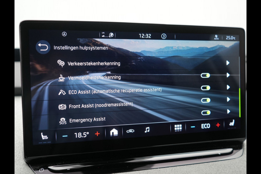 Škoda ENYAQ iV 80 Business Edition Plus 204pk Dealer O.H. | Adaptive Cruise | Head Up | Camera | Alcantara Sportstoelen Memory & Verwarmd | Warmtepomp | Keyless | Blis | Crystal LED | Stuur Verwarmd | Sfeerverlichting | Apple Carplay | Navigatie |
