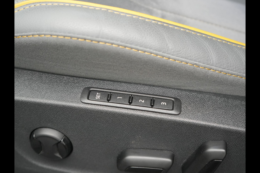 Škoda ENYAQ iV 80 Business Edition Plus 204pk Dealer O.H. | Adaptive Cruise | Head Up | Camera | Alcantara Sportstoelen Memory & Verwarmd | Warmtepomp | Keyless | Blis | Crystal LED | Stuur Verwarmd | Sfeerverlichting | Apple Carplay | Navigatie |