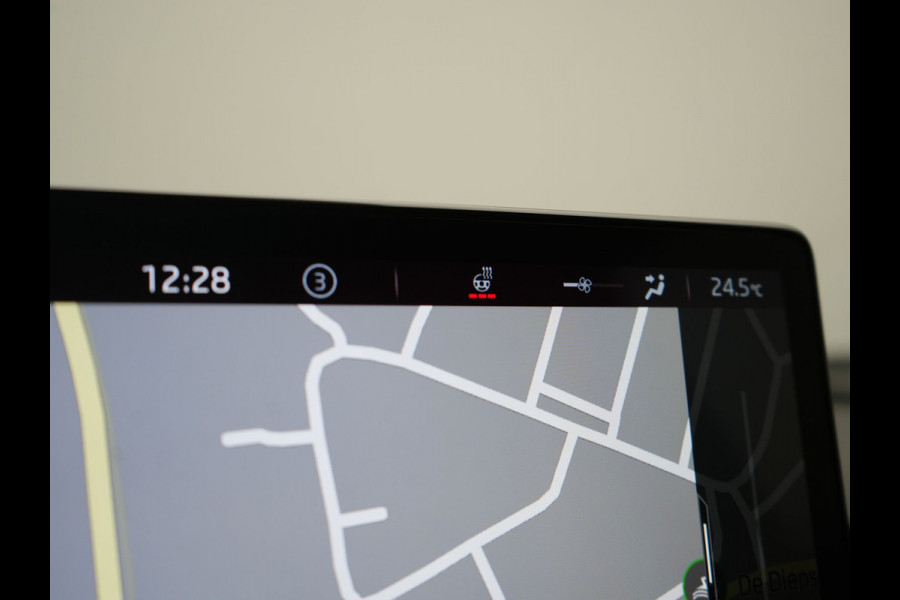 Škoda ENYAQ iV 80 Business Edition Plus 204pk Dealer O.H. | Adaptive Cruise | Head Up | Camera | Alcantara Sportstoelen Memory & Verwarmd | Warmtepomp | Keyless | Blis | Crystal LED | Stuur Verwarmd | Sfeerverlichting | Apple Carplay | Navigatie |