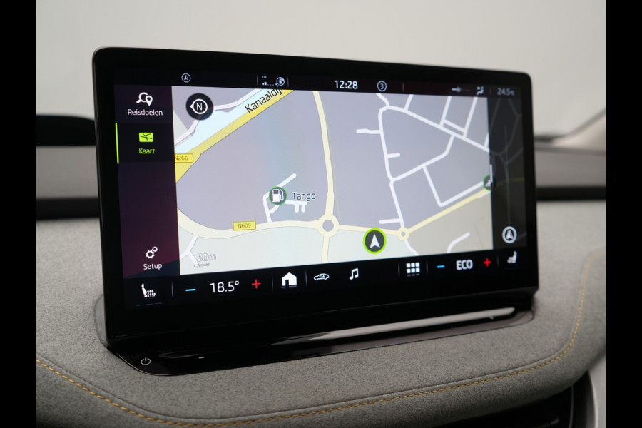Škoda ENYAQ iV 80 Business Edition Plus 204pk Dealer O.H. | Adaptive Cruise | Head Up | Camera | Alcantara Sportstoelen Memory & Verwarmd | Warmtepomp | Keyless | Blis | Crystal LED | Stuur Verwarmd | Sfeerverlichting | Apple Carplay | Navigatie |