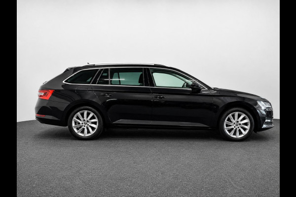 Škoda Superb Combi 1.4 TSI DSG Aut. iV Business Edition Plus SoH 92% Trekhaak Camera Navi Carplay DCC Stoelverwarming Verwarmbare Voorruit Cruise Control Full LED PDC VA