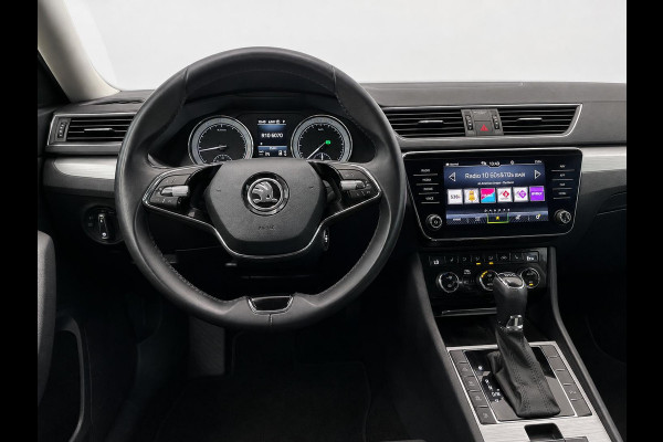 Škoda Superb Combi 1.4 TSI DSG Aut. iV Business Edition Plus SoH 92% Trekhaak Camera Navi Carplay DCC Stoelverwarming Verwarmbare Voorruit Cruise Control Full LED PDC VA