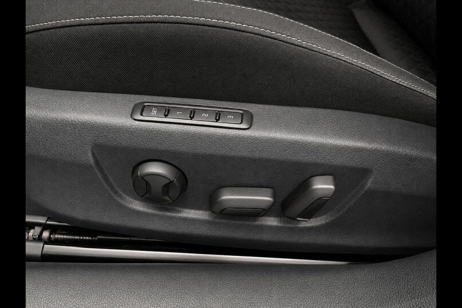 Škoda Superb Combi 1.4 TSI DSG Aut. iV Business Edition Plus SoH 92% Trekhaak Camera Navi Carplay DCC Stoelverwarming Verwarmbare Voorruit Cruise Control Full LED PDC VA