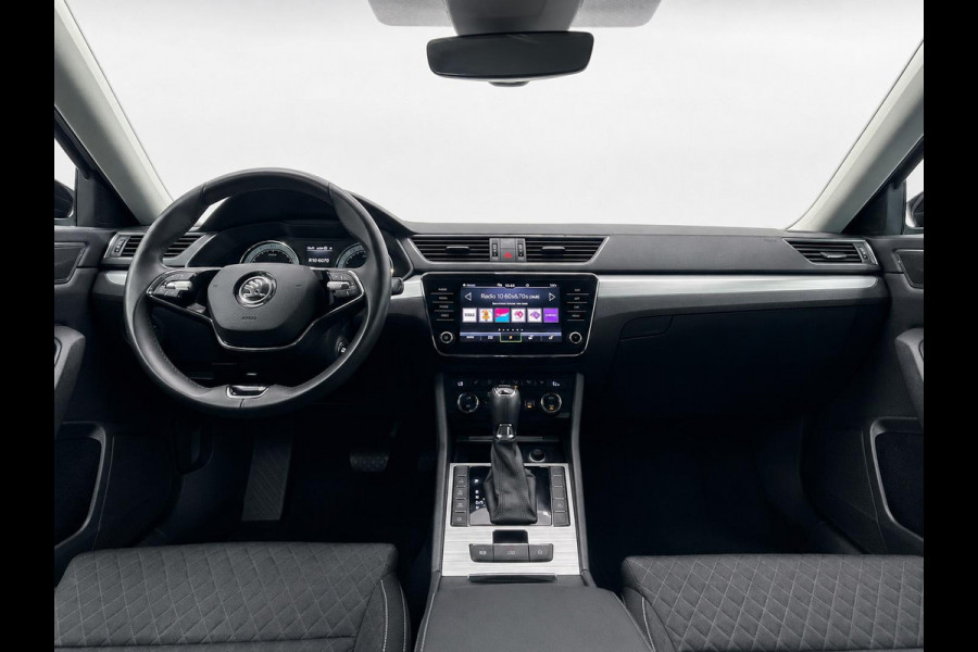 Škoda Superb Combi 1.4 TSI DSG Aut. iV Business Edition Plus SoH 92% Trekhaak Camera Navi Carplay DCC Stoelverwarming Verwarmbare Voorruit Cruise Control Full LED PDC VA