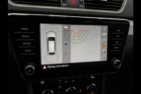 Škoda Superb Combi 1.4 TSI DSG Aut. iV Business Edition Plus SoH 92% Trekhaak Camera Navi Carplay DCC Stoelverwarming Verwarmbare Voorruit Cruise Control Full LED PDC VA