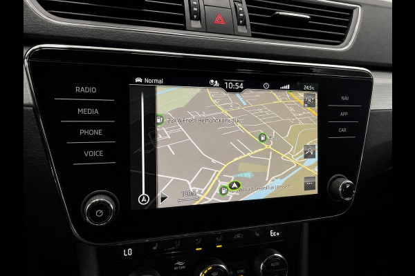 Škoda Superb Combi 1.4 TSI DSG Aut. iV Business Edition Plus SoH 92% Trekhaak Camera Navi Carplay DCC Stoelverwarming Verwarmbare Voorruit Cruise Control Full LED PDC VA