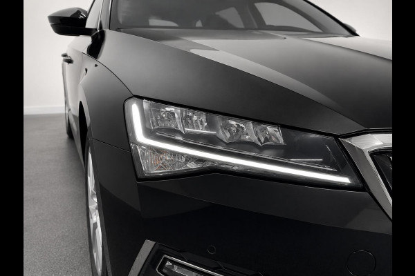 Škoda Superb Combi 1.4 TSI DSG Aut. iV Business Edition Plus SoH 92% Trekhaak Camera Navi Carplay DCC Stoelverwarming Verwarmbare Voorruit Cruise Control Full LED PDC VA