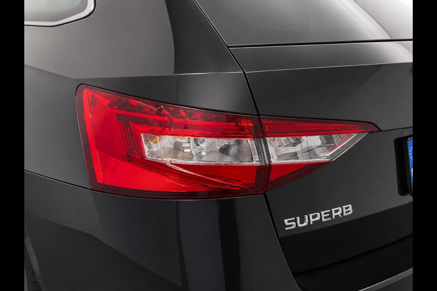 Škoda Superb Combi 1.4 TSI DSG Aut. iV Business Edition Plus SoH 92% Trekhaak Camera Navi Carplay DCC Stoelverwarming Verwarmbare Voorruit Cruise Control Full LED PDC VA