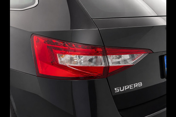 Škoda Superb Combi 1.4 TSI DSG Aut. iV Business Edition Plus SoH 92% Trekhaak Camera Navi Carplay DCC Stoelverwarming Verwarmbare Voorruit Cruise Control Full LED PDC VA