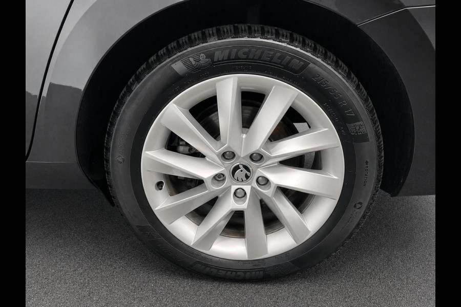 Škoda Superb Combi 1.4 TSI DSG Aut. iV Business Edition Plus SoH 92% Trekhaak Camera Navi Carplay DCC Stoelverwarming Verwarmbare Voorruit Cruise Control Full LED PDC VA
