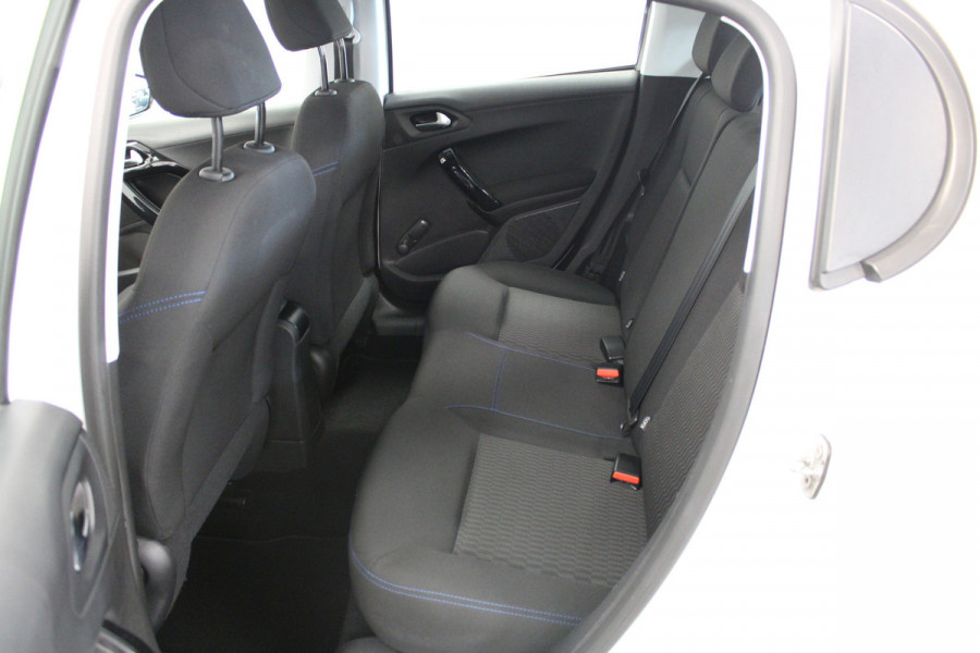 Peugeot 208 1.2 PureTech Signature