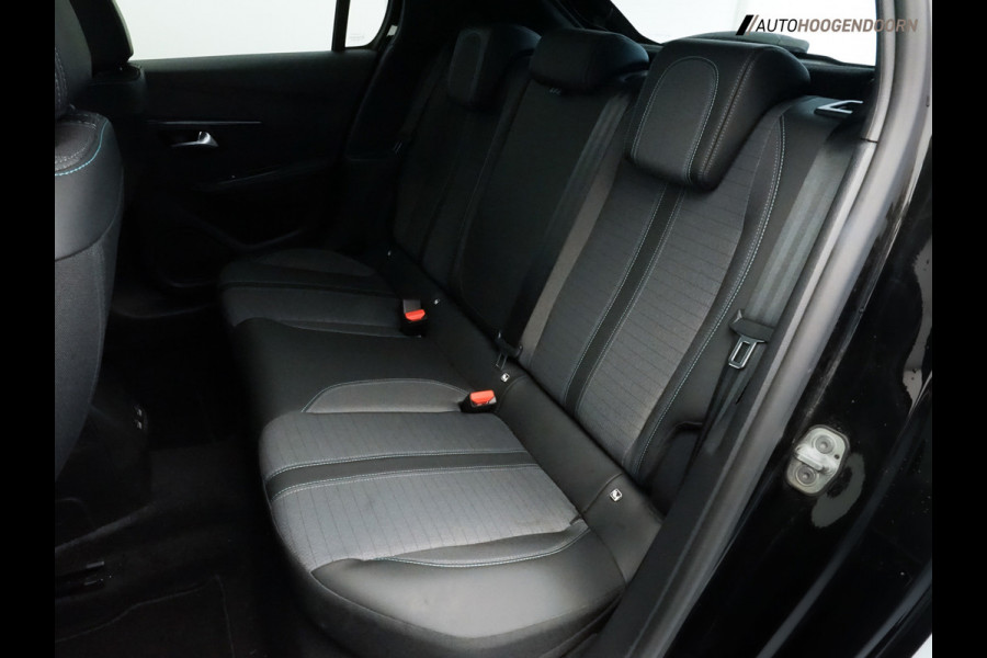 Peugeot 208 1.2 PureTech Allure Sport (APPLE CARPLAY,LM-VELGEN,3D-COCKPIT,LED,PARKEERSENSOREN,CRUISE CONTROL,TOPCONDITIE)