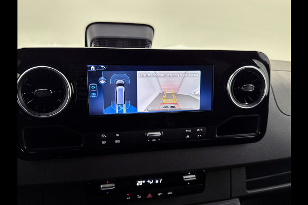 Mercedes-Benz Sprinter 319 CDI L2H2 Pro Trekhaak Navigatie Parkeerpakket Stoelverwarming Led high performance