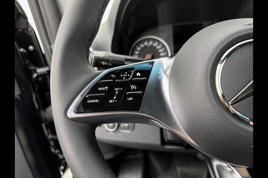 Mercedes-Benz Sprinter 319 CDI L2H2 Pro Trekhaak Navigatie Parkeerpakket Stoelverwarming Led high performance