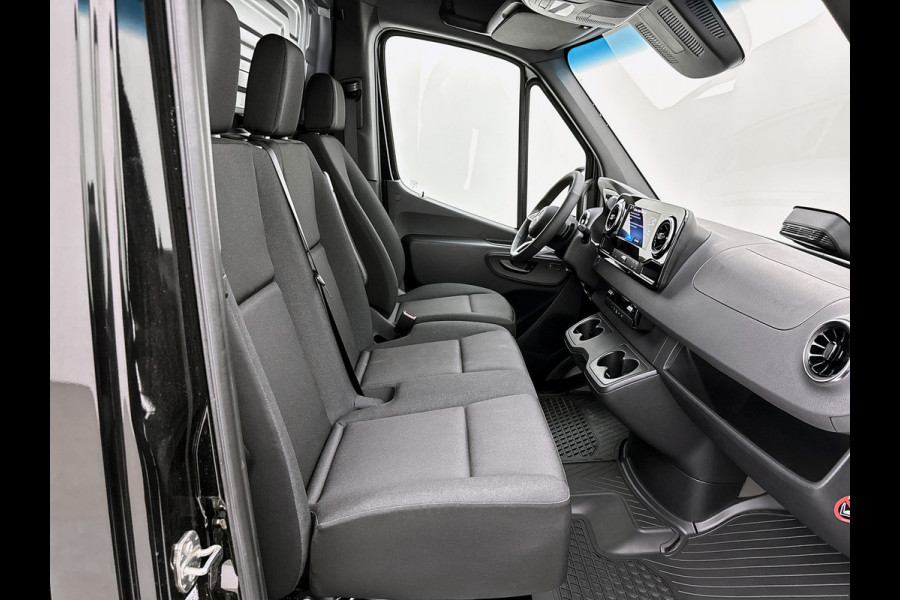 Mercedes-Benz Sprinter 319 CDI L2H2 Pro Trekhaak Navigatie Parkeerpakket Stoelverwarming Led high performance