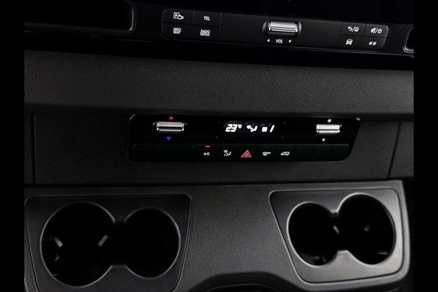 Mercedes-Benz Sprinter 319 CDI L2H2 Pro Trekhaak Navigatie Parkeerpakket Stoelverwarming Led high performance