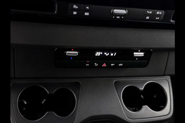 Mercedes-Benz Sprinter 319 CDI L2H2 Pro Trekhaak Navigatie Parkeerpakket Stoelverwarming Led high performance