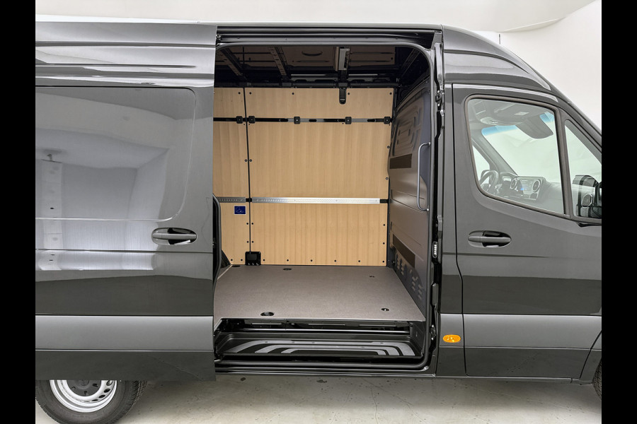 Mercedes-Benz Sprinter 319 CDI L2H2 Pro Trekhaak Navigatie Parkeerpakket Stoelverwarming Led high performance