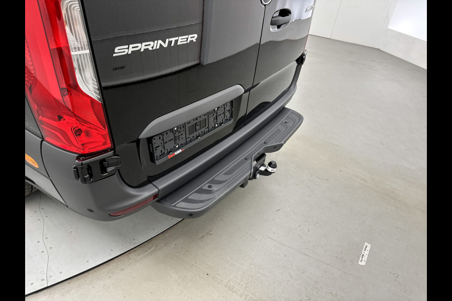 Mercedes-Benz Sprinter 319 CDI L2H2 Pro Trekhaak Navigatie Parkeerpakket Stoelverwarming Led high performance