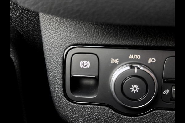 Mercedes-Benz Sprinter 319 CDI L2H2 Pro Trekhaak Navigatie Parkeerpakket Stoelverwarming Led high performance