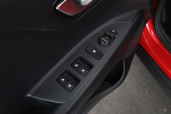 Kia Stonic 1.0 T-GDi MHEV DynamicPlusLine Trekhaak! Navigatie, Climate,