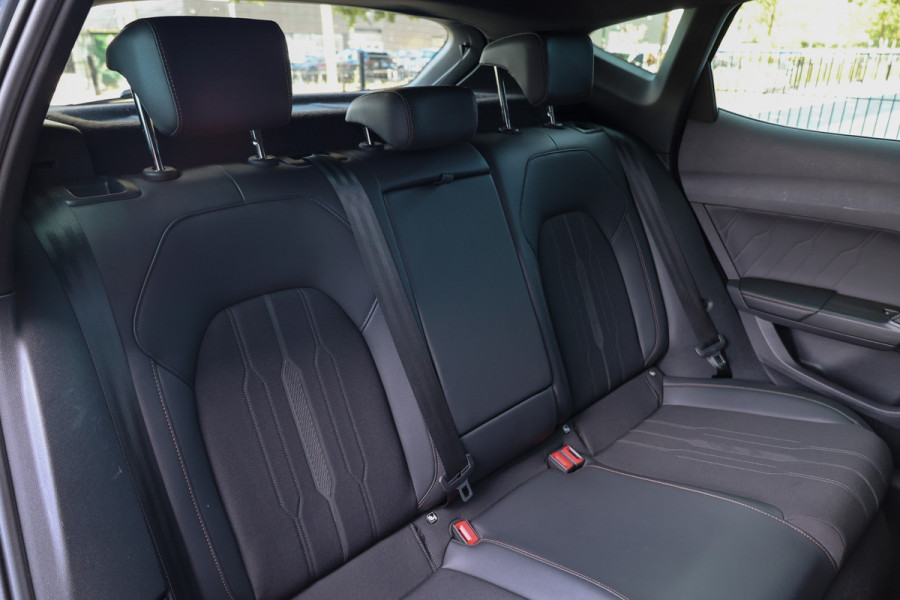 CUPRA Formentor 1.4 e-Hybrid Business | BTW | MEMORY | STOEL&STUURVERW | SFEERVERL | CAMERA | KUIPSTOELEN |