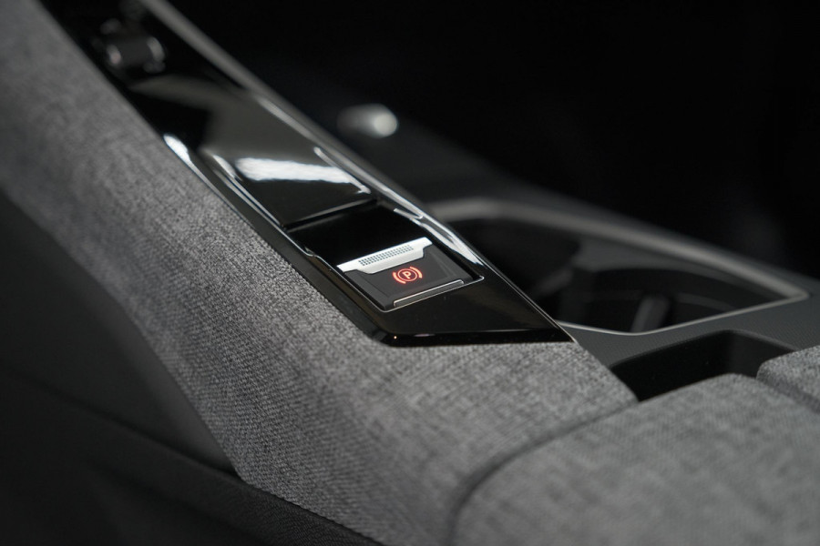 Peugeot 3008 1.2 Hybrid 136 GT | Elektrische Kofferklep | Camera | Adaptieve Cruise Control | Apple CarPlay