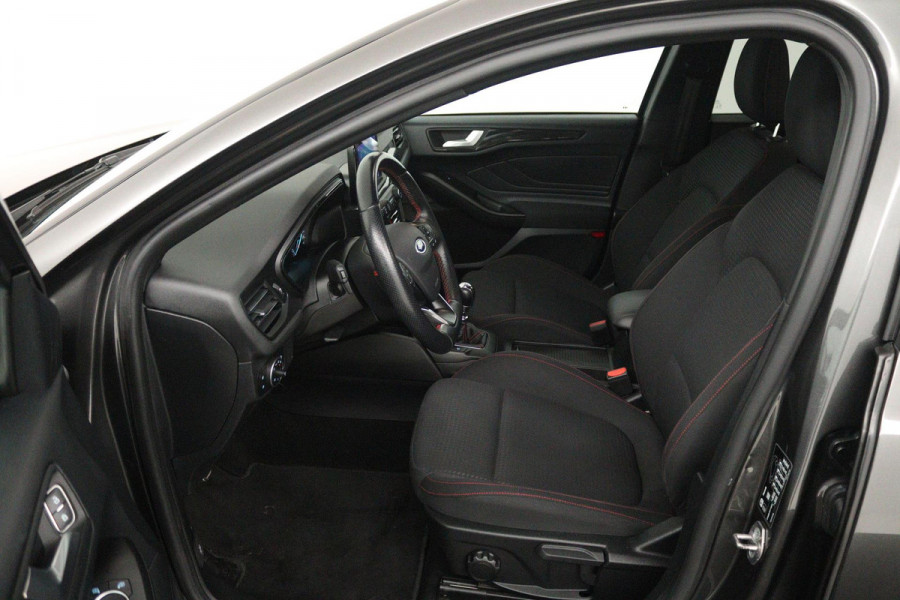 Ford Focus 1.0 EcoBoost Titanium Business (CAMERA, NAVIGATIE, CRUISE CONTROL, PARKEERSENSOREN)