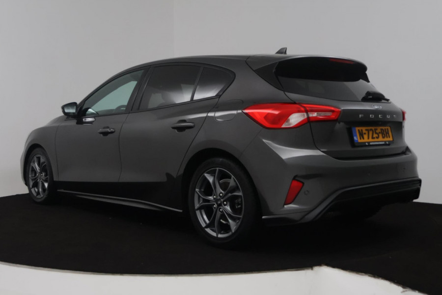 Ford Focus 1.0 EcoBoost Titanium Business (CAMERA, NAVIGATIE, CRUISE CONTROL, PARKEERSENSOREN)