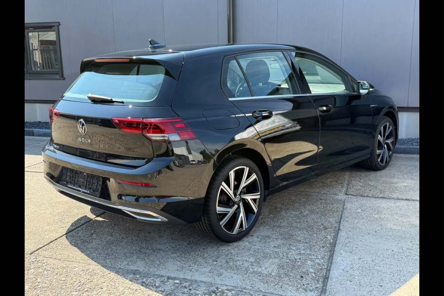 Volkswagen Golf 1.5 TSI STYLE 150PK Business Carplay /massage enz 1e eig