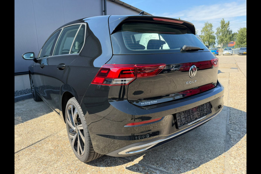 Volkswagen Golf 1.5 TSI STYLE 150PK Business Carplay /massage enz 1e eig
