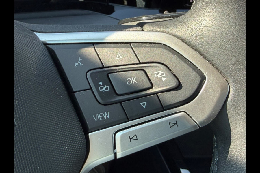 Volkswagen Golf 1.5 TSI STYLE 150PK Business Carplay /massage enz 1e eig