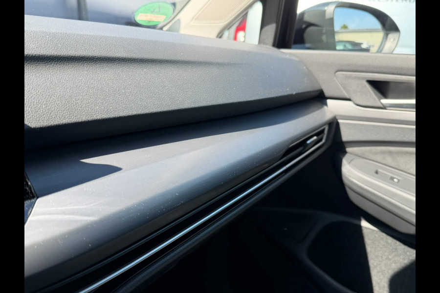 Volkswagen Golf 1.5 TSI STYLE 150PK Business Carplay /massage enz 1e eig