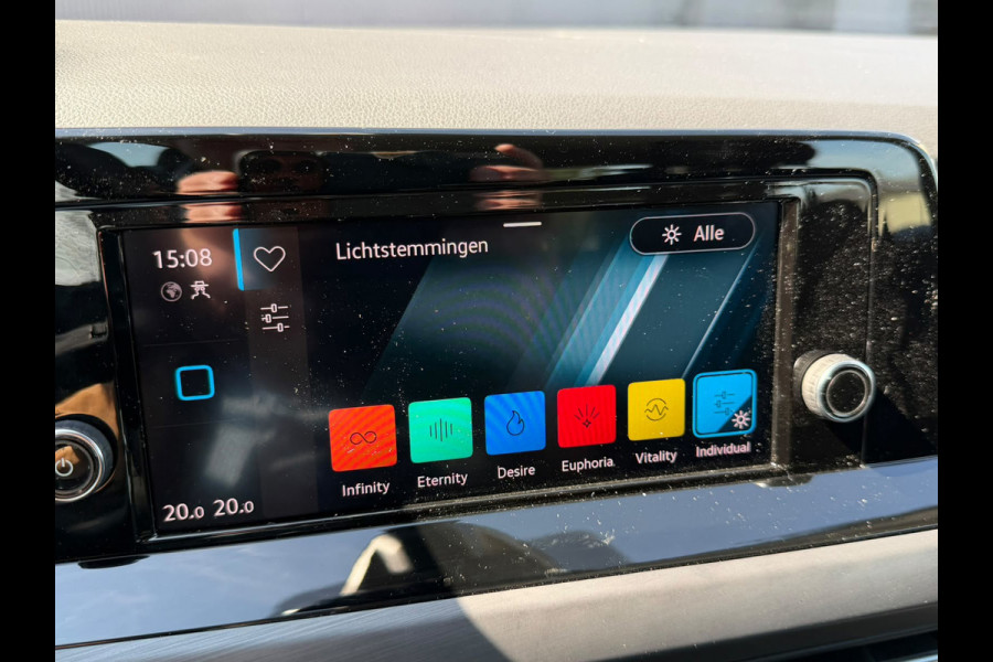 Volkswagen Golf 1.5 TSI STYLE 150PK Business Carplay /massage enz 1e eig