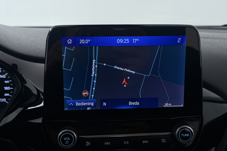 Ford Fiesta 1.0 EcoBoost Titanium (STOEL/STUUR VERWARMING, CAMERA, TREKHAAK, CRUISE ADAPTIEF)