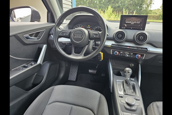 Audi Q2 1.0 TFSI Sport Pro Line S | Automaat | LED | Trekhaak | Stoelverwarming | PDC | Cruise | LMV 18" | Navi |