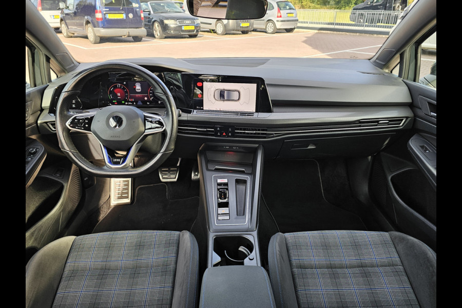 Volkswagen Golf 1.4 eHybrid GTE | LED | ACC | Sporstoelen | Virtual | Navi | App-connect | All-seasons |