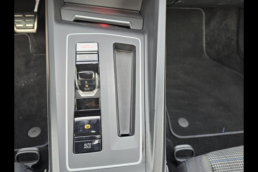 Volkswagen Golf 1.4 eHybrid GTE | LED | ACC | Sporstoelen | Virtual | Navi | App-connect | All-seasons |