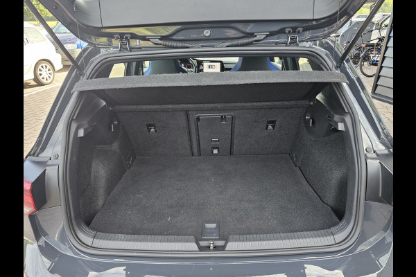 Volkswagen Golf 1.4 eHybrid GTE | LED | ACC | Sporstoelen | Virtual | Navi | App-connect | All-seasons |