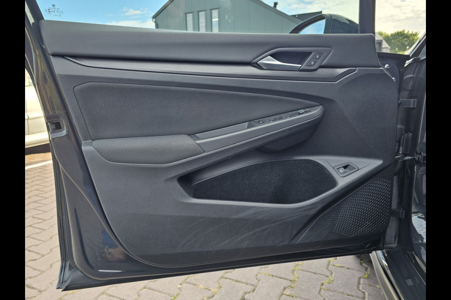 Volkswagen Golf 1.4 eHybrid GTE | LED | ACC | Sporstoelen | Virtual | Navi | App-connect | All-seasons |